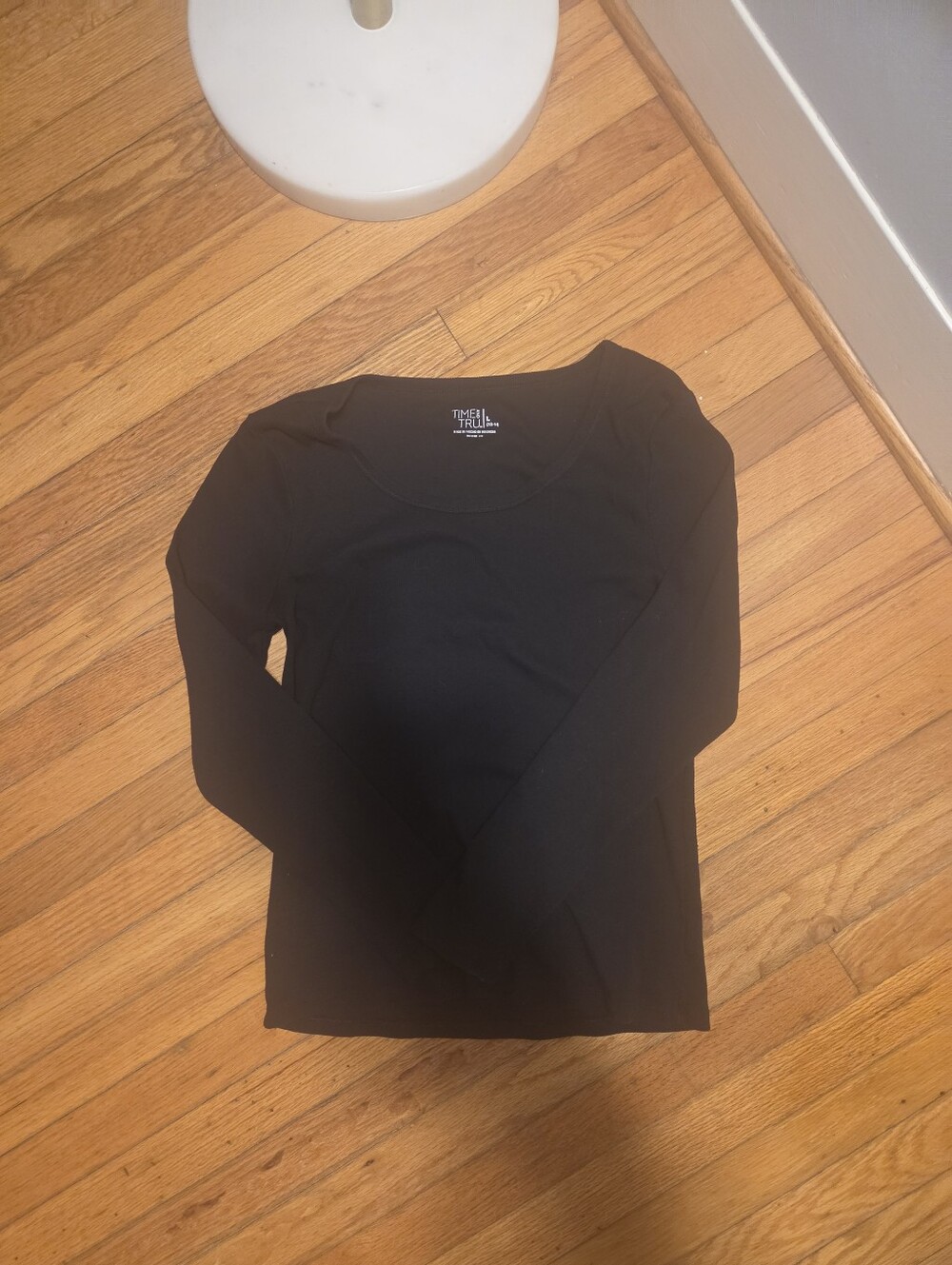 Time and Tru Women's Black Long Sleeve Tee
